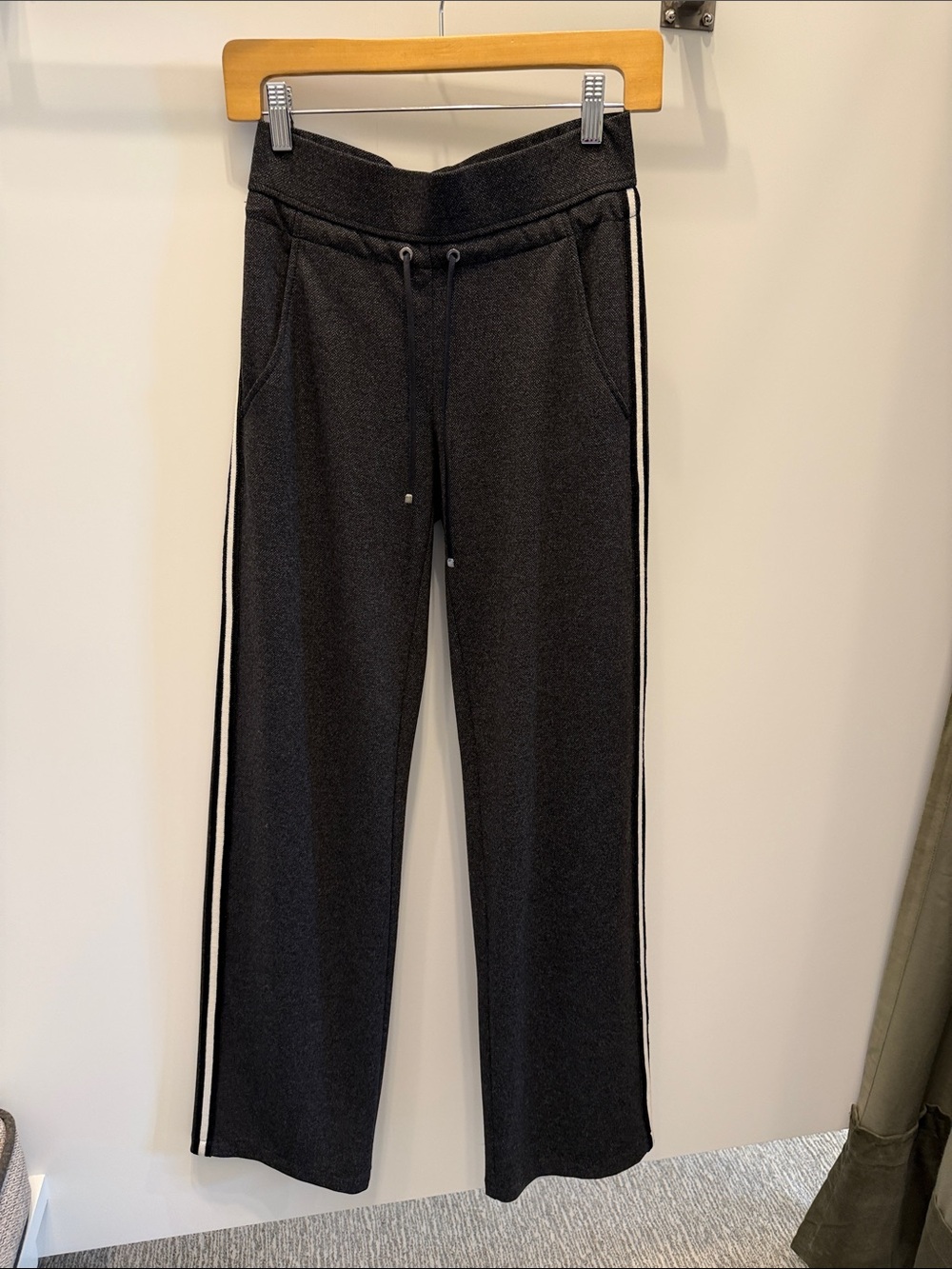 RAFFAELLO ROSSI Black Candace Wide-Leg Pants w/ White Side Stripes NWT size 32/2